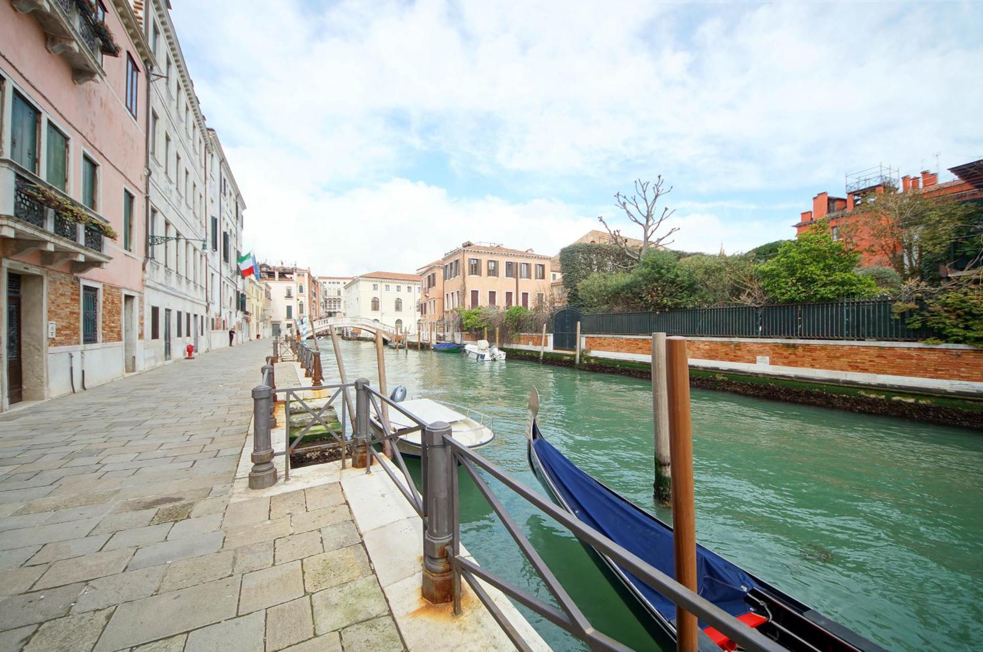 Dolcevita N 517 Canal View Apartment Venice