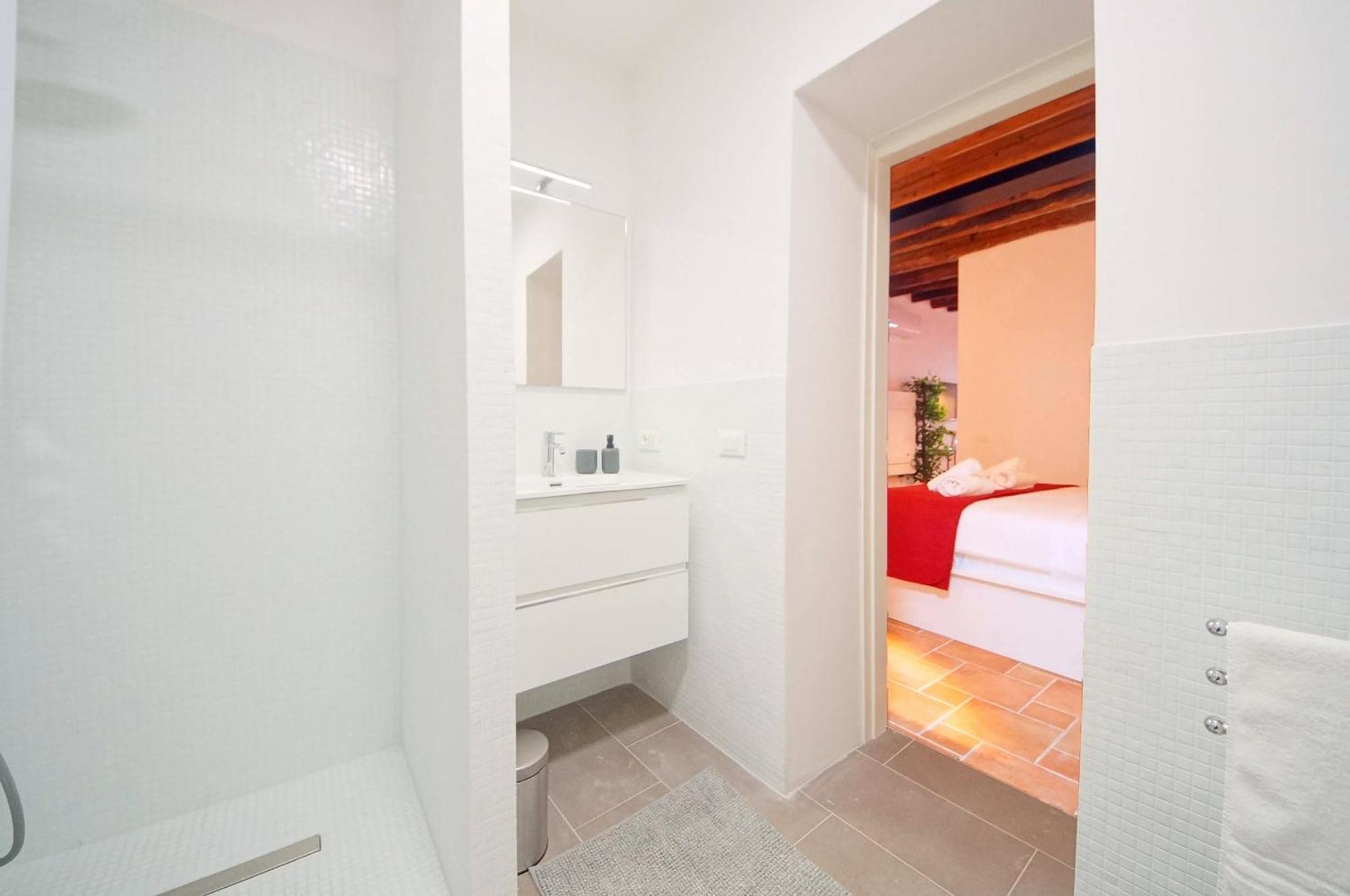 Dolcevita N 517 Canal View Apartment
