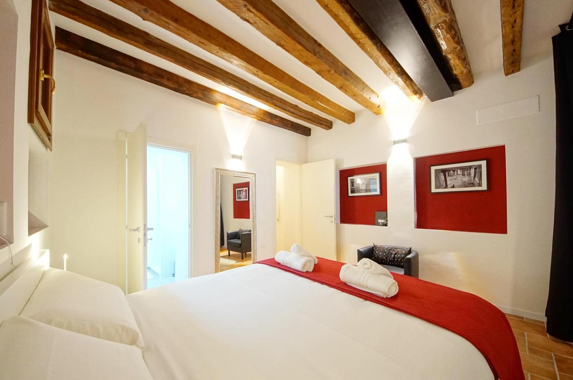 Dolcevita N 517 Canal View Apartment *